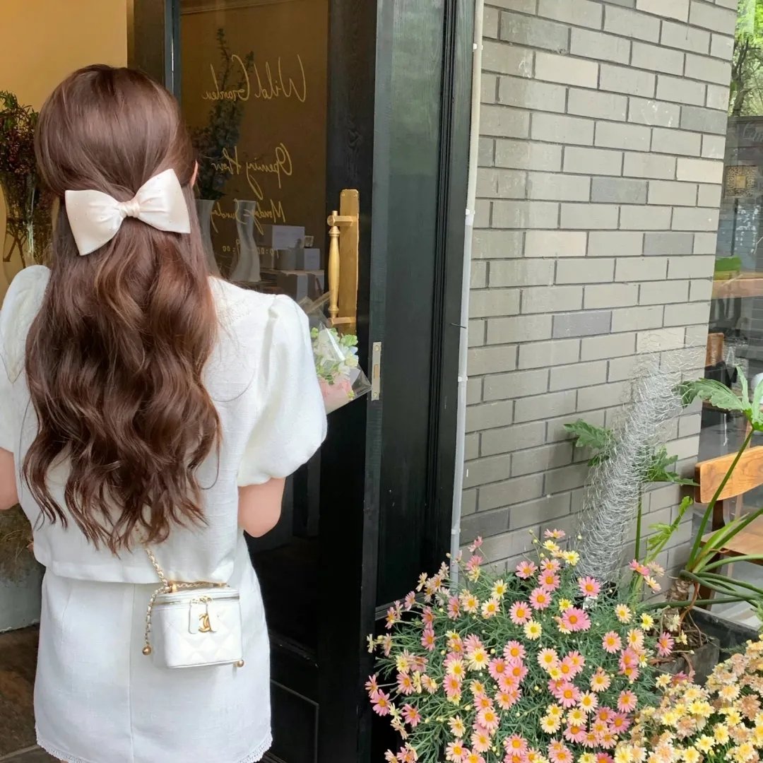 柯罗内的故事 封面